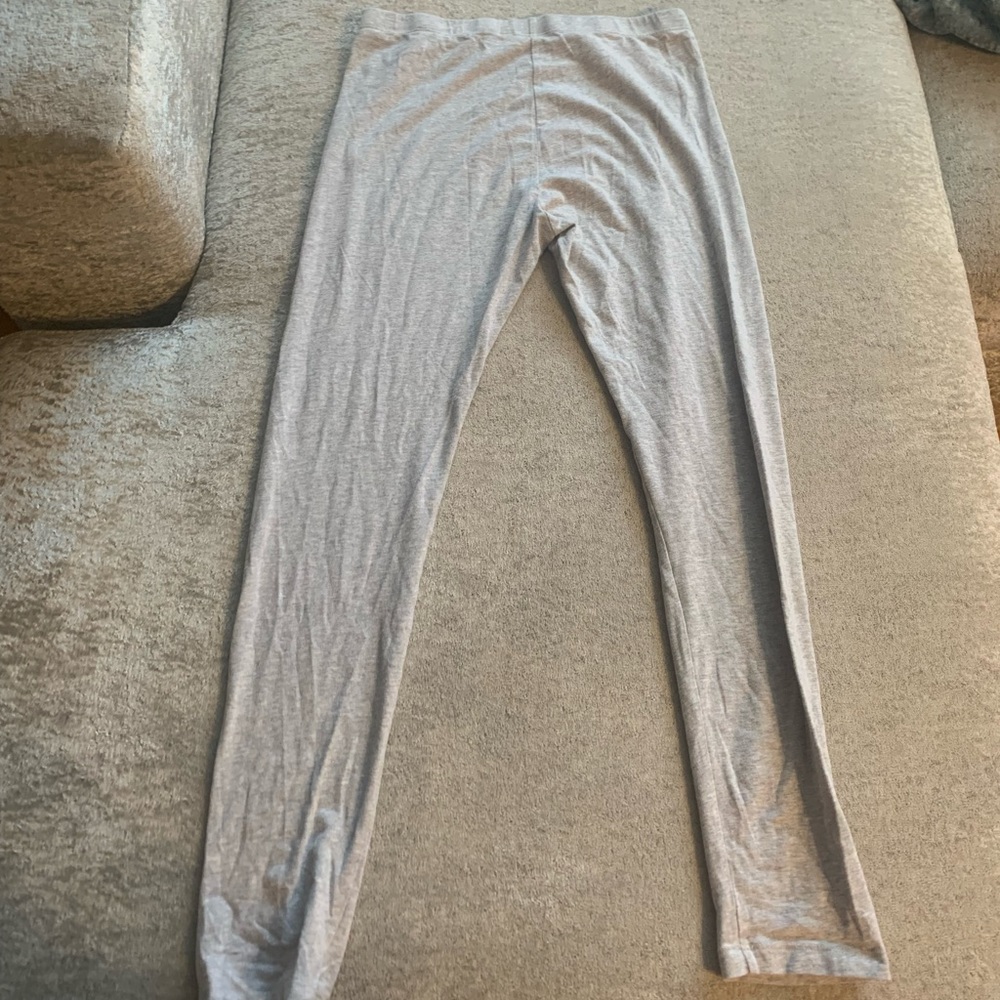 Plain gray leggings